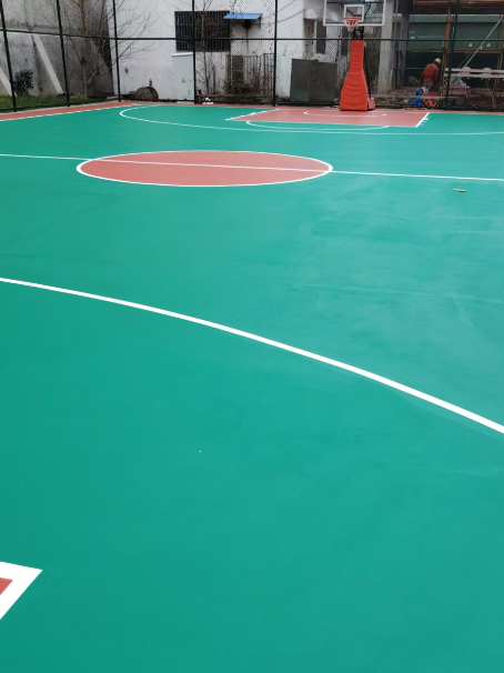 海口 球场长期使用易出现地面开裂